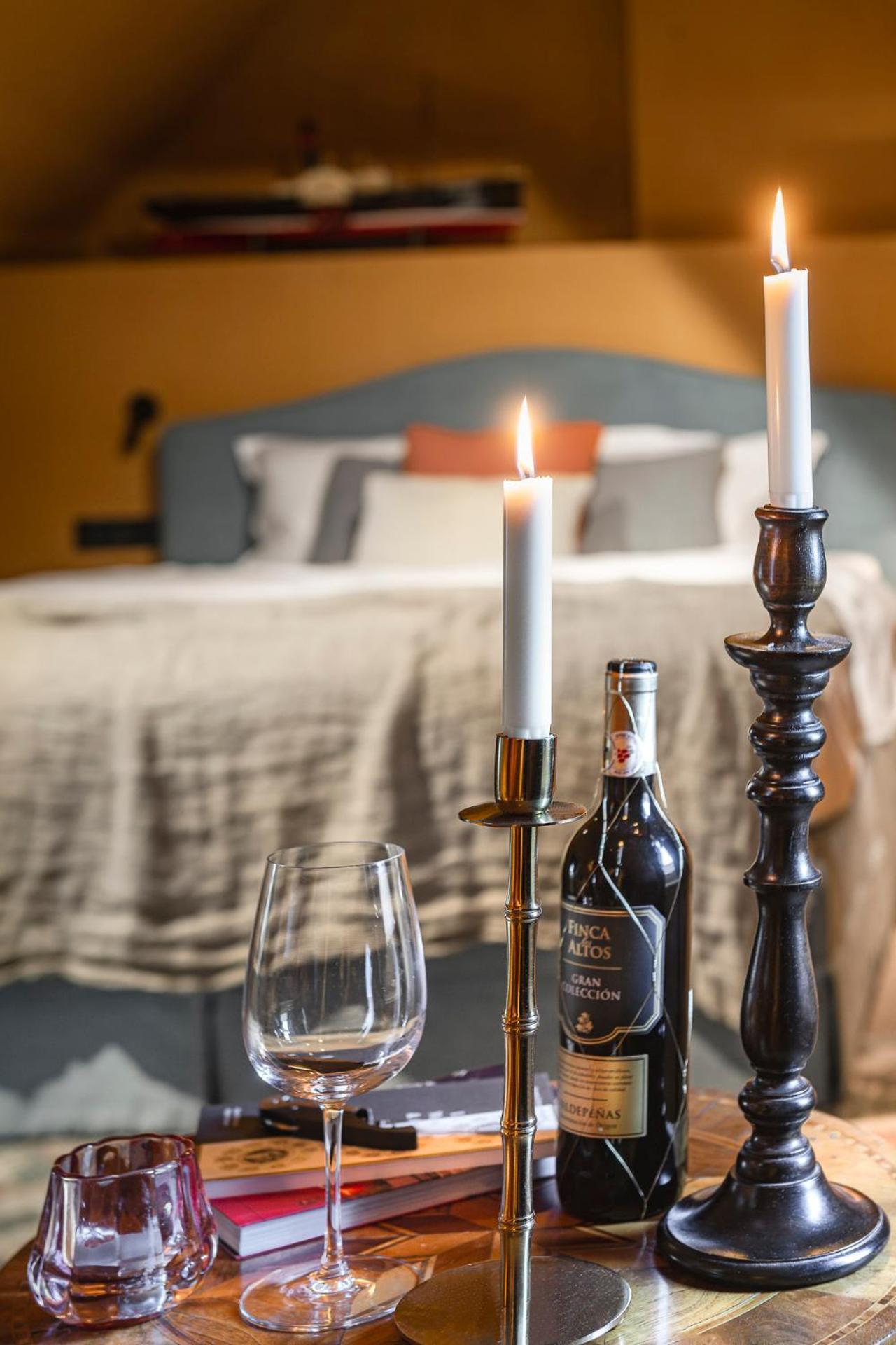 Splinternieuwe kamer in oud bankgebouw Brugge Buitenkant foto